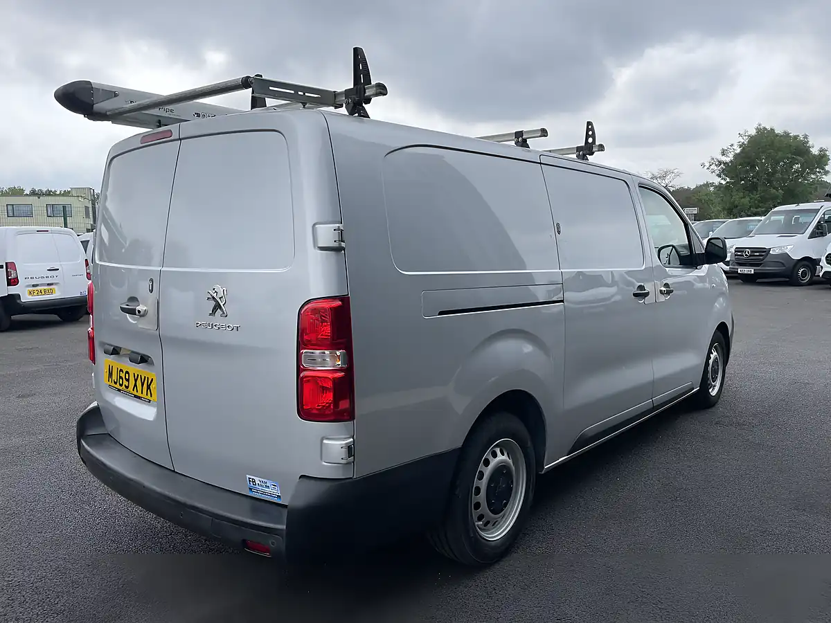 Used 2019 Peugeot Expert Professional Lwb Silver - Interior and Exterior details 5