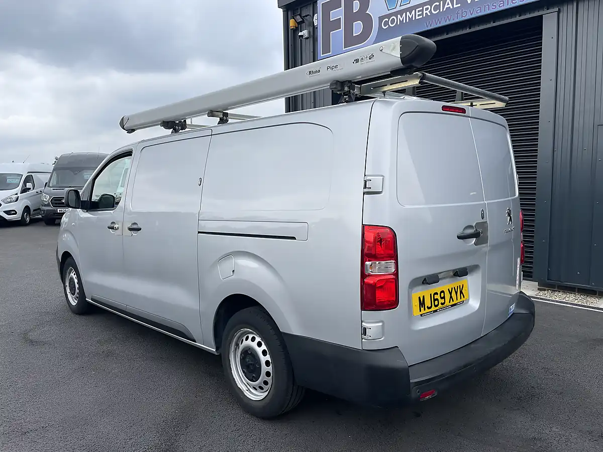 Used 2019 Peugeot Expert Professional Lwb Silver - Interior and Exterior details 7