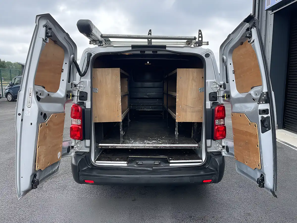 Used 2019 Peugeot Expert Professional Lwb Silver - Interior and Exterior details 9