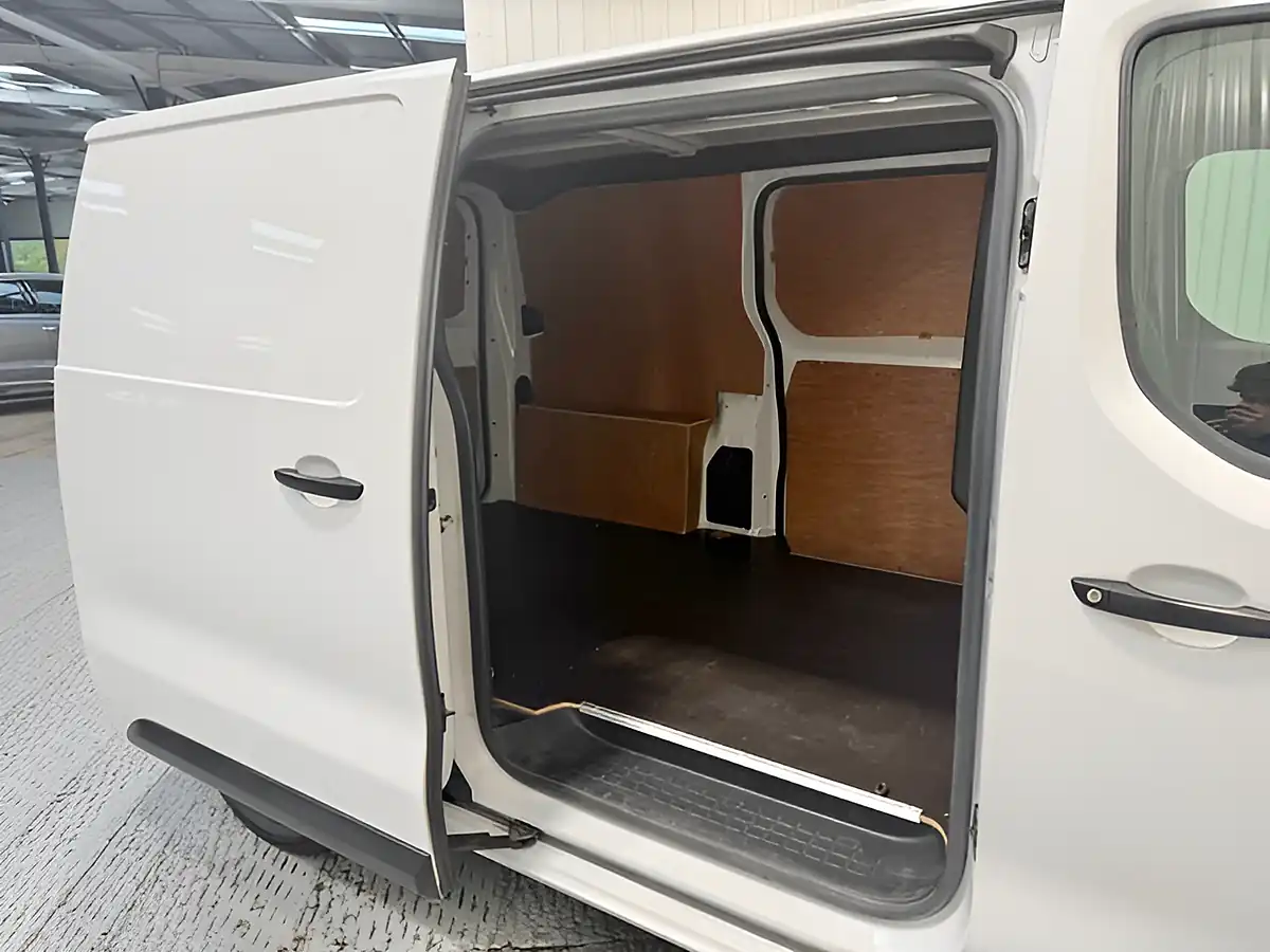 Used 2019 Peugeot Expert Professional Standard Bianca White - Interior and Exterior details 10