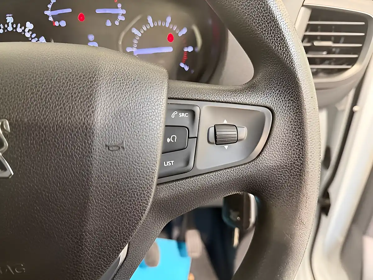 Used 2019 Peugeot Expert Professional Standard Bianca White - Interior and Exterior details 16