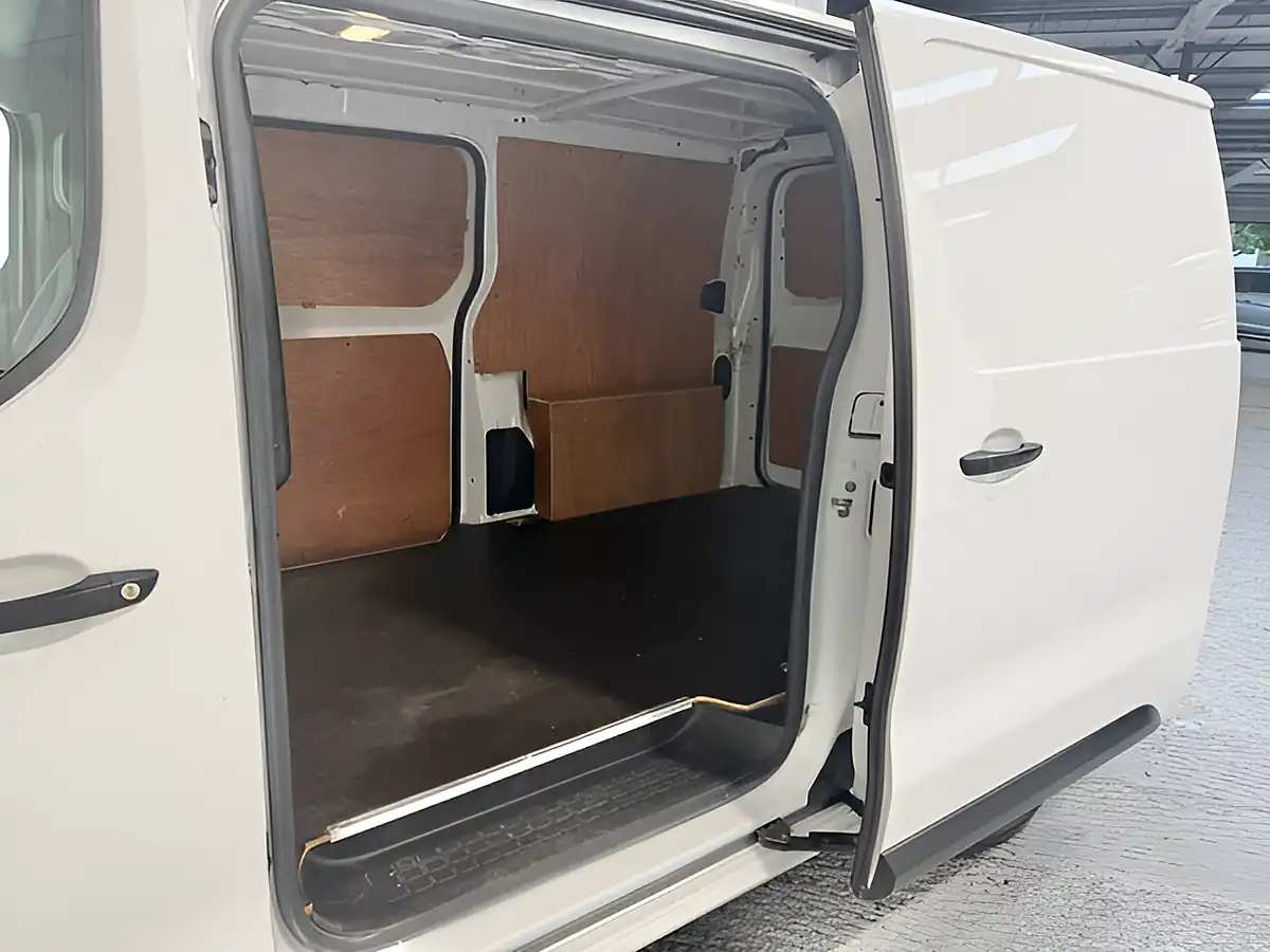 Used 2019 Peugeot Expert Professional Standard Bianca White - Interior and Exterior details 9