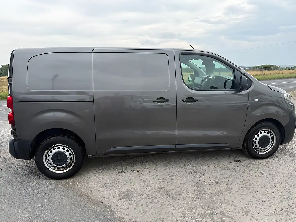 Used 2019 Peugeot Expert Professional Standard Grey - Interior and Exterior details 10