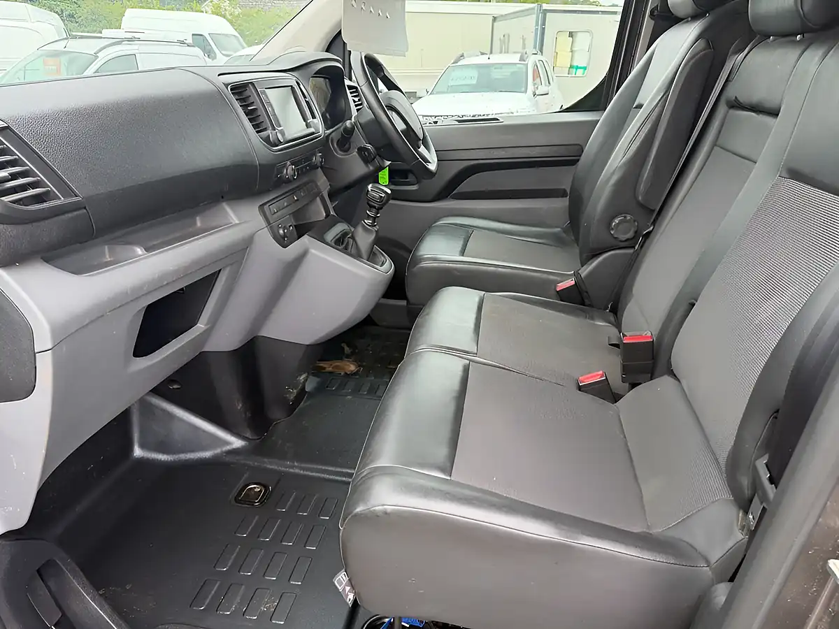 Used 2019 Peugeot Expert Professional Standard Grey - Interior and Exterior details 17