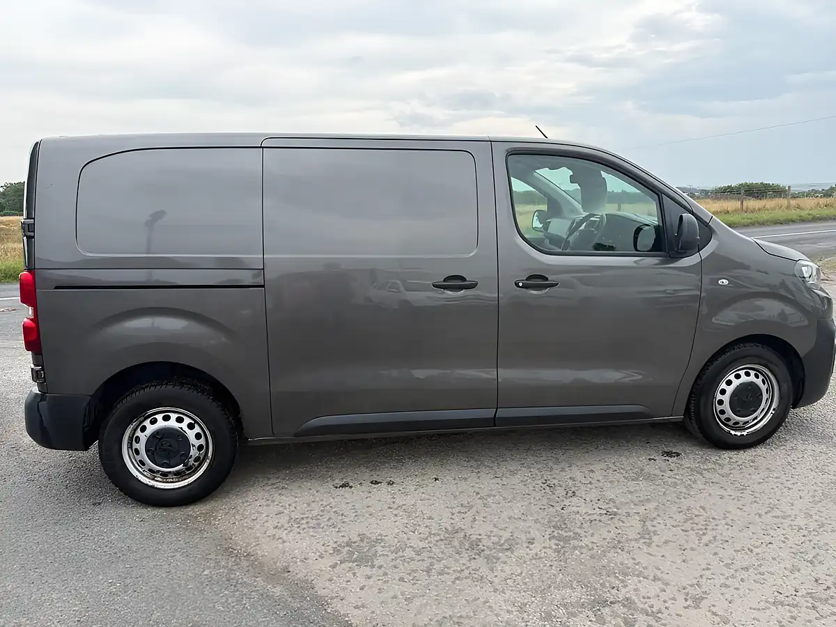 Used 2019 Peugeot Expert Professional Standard Grey - Interior and Exterior details 3