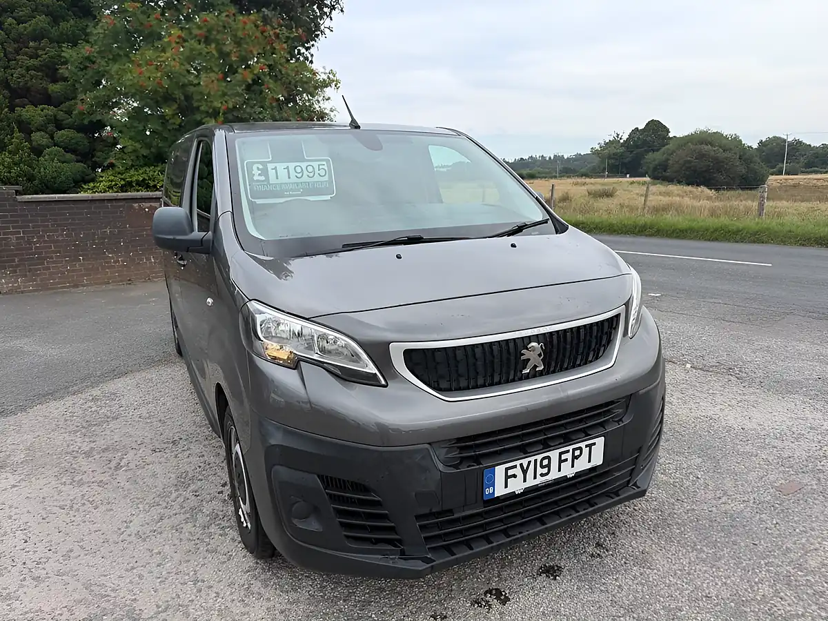 Used 2019 Peugeot Expert Professional Standard Grey - Interior and Exterior details 9