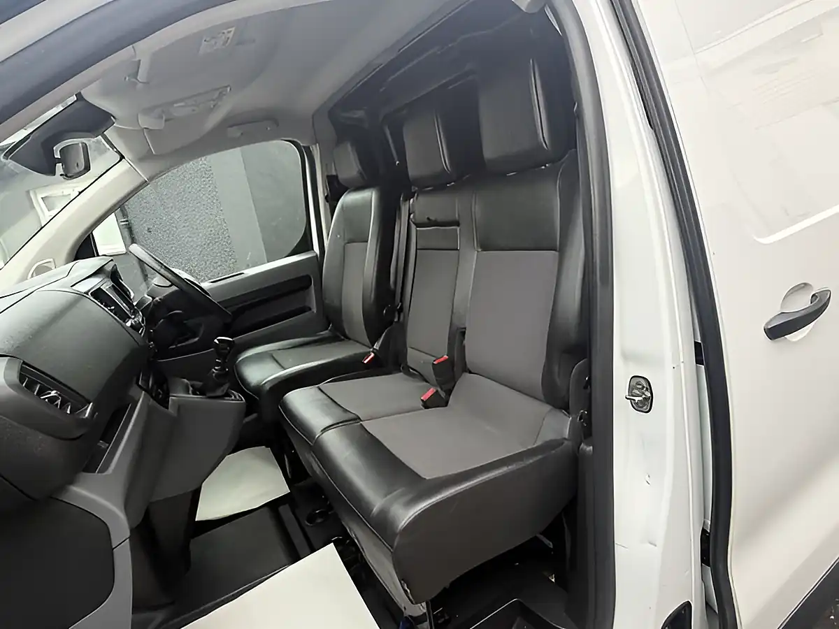 Used 2019 Peugeot Expert Professional Standard White - Interior and Exterior details 11