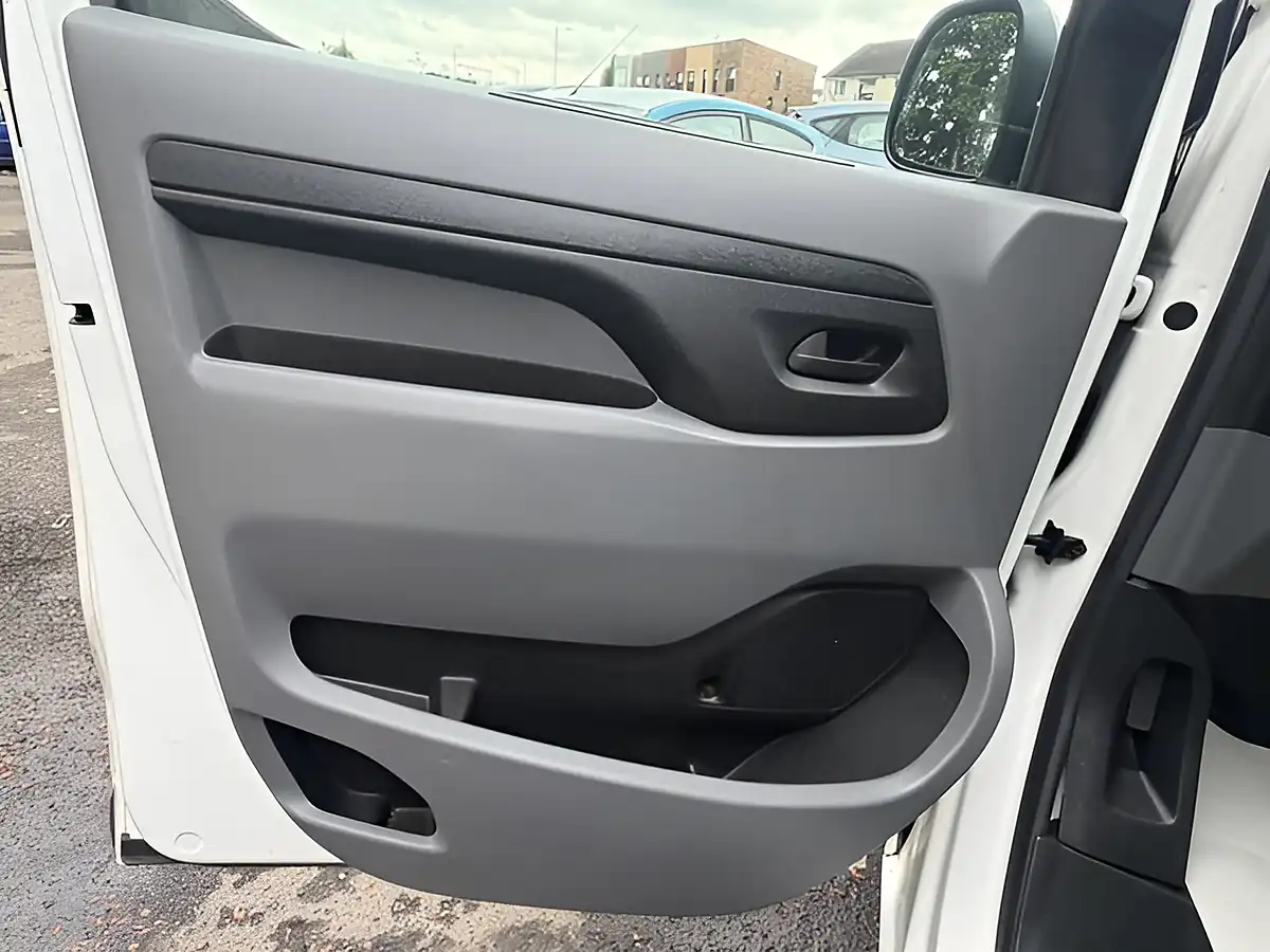 Used 2019 Peugeot Expert Professional Standard White - Interior and Exterior details 12