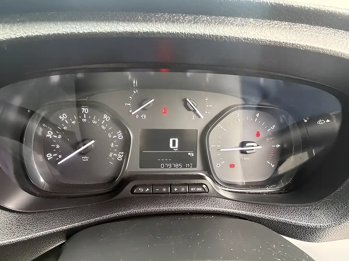 Used 2019 Peugeot Expert Professional Standard White - Interior and Exterior details 16