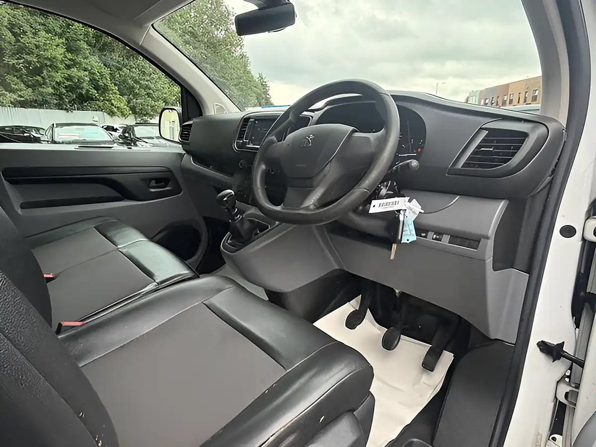 Used 2019 Peugeot Expert Professional Standard White - Interior and Exterior details 18