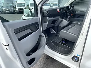 Used 2019 Peugeot Expert Professional White - Interior and Exterior details 12