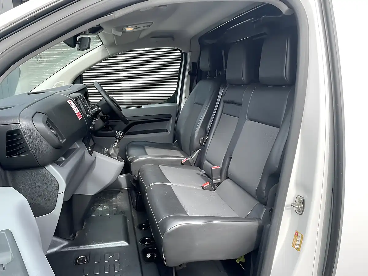 Used 2019 Peugeot Expert Professional White - Interior and Exterior details 13