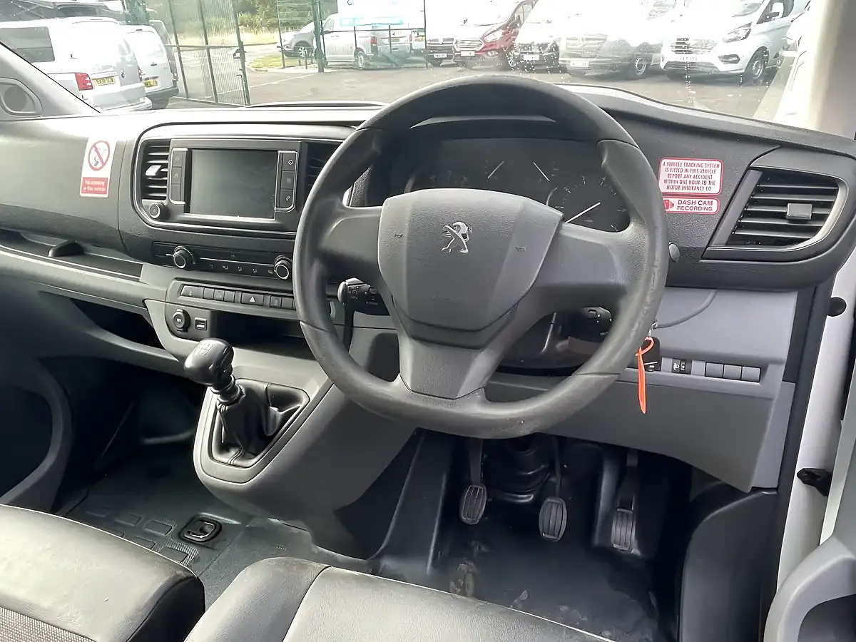 Used 2019 Peugeot Expert Professional White - Interior and Exterior details 4