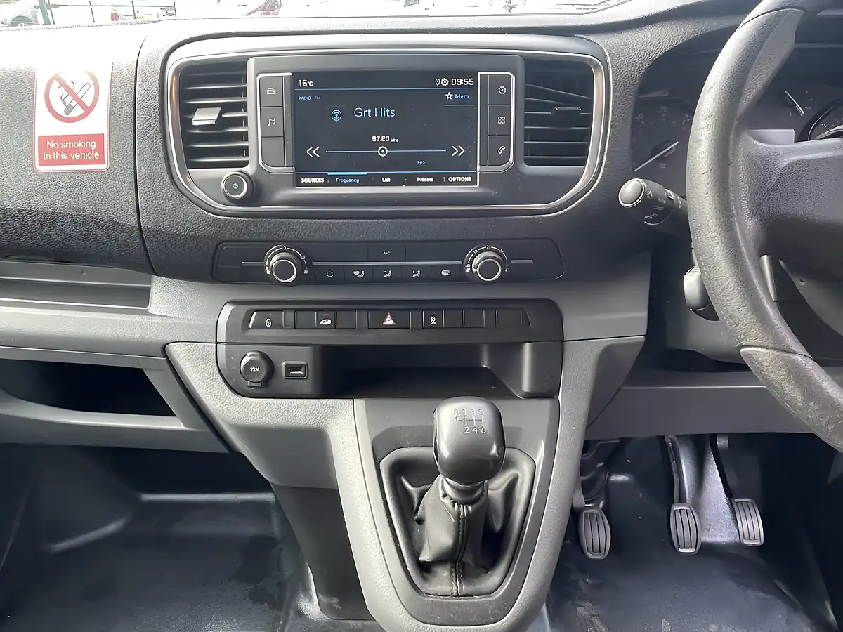 Used 2019 Peugeot Expert Professional White - Interior and Exterior details 5