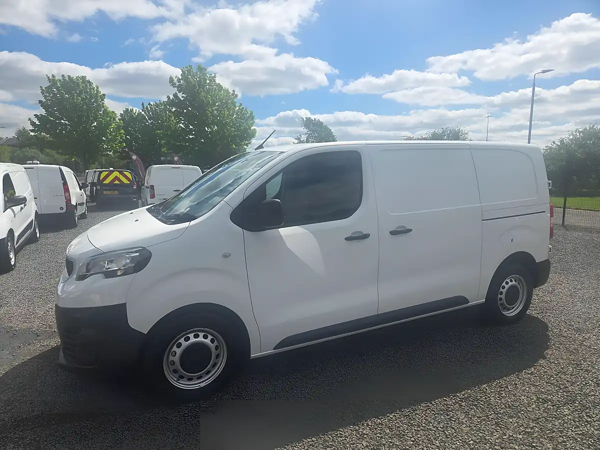 Used 2019 Peugeot Expert S Standard Panel Van Mwb White - Interior and Exterior details 10