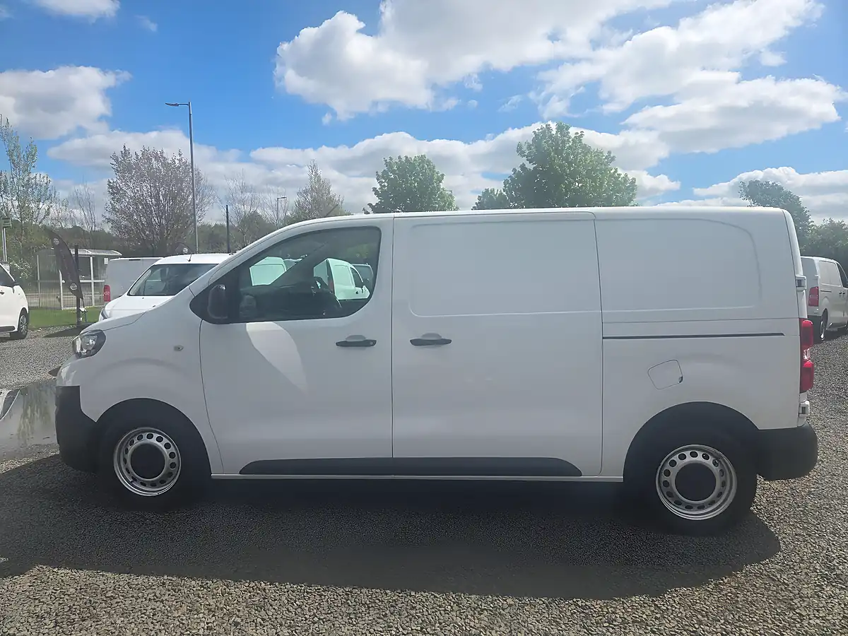 Used 2019 Peugeot Expert S Standard Panel Van Mwb White - Interior and Exterior details 11