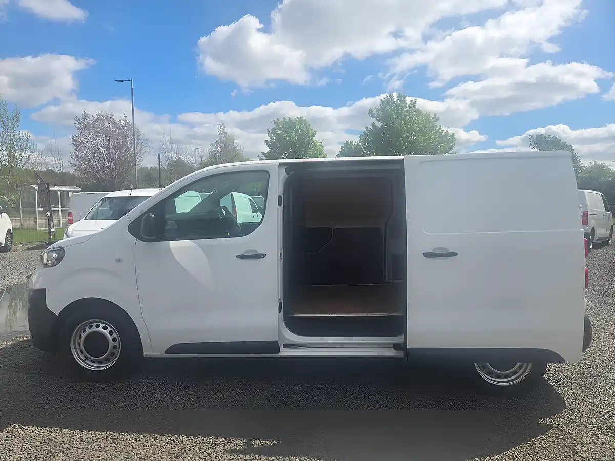 Used 2019 Peugeot Expert S Standard Panel Van Mwb White - Interior and Exterior details 12
