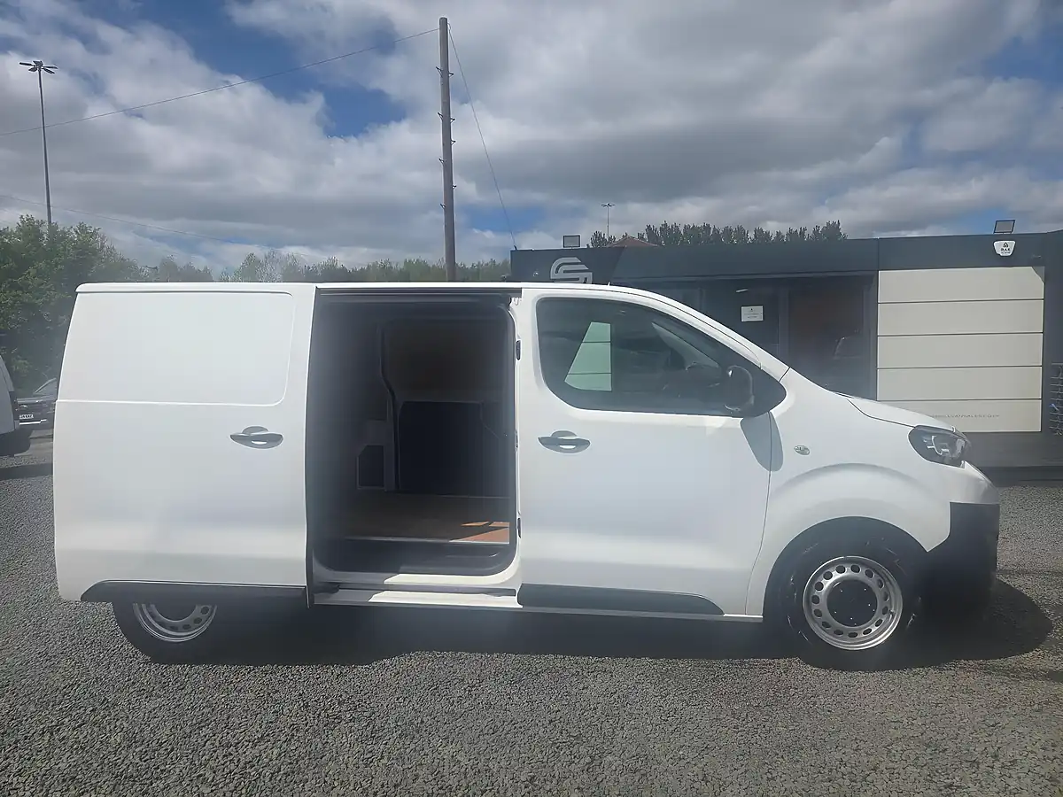 Used 2019 Peugeot Expert S Standard Panel Van Mwb White - Interior and Exterior details 4