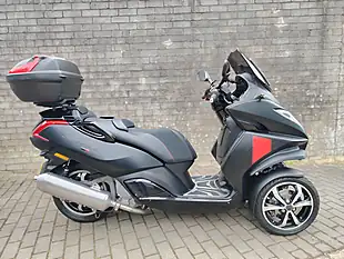 Used 2019 Peugeot Metropolis 400 Rxr Black - Interior and Exterior details 4