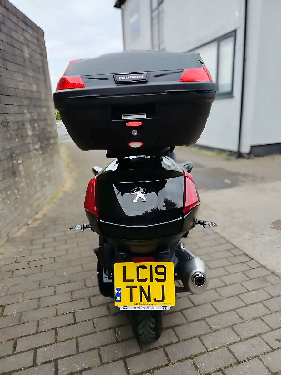 Used 2019 Peugeot Metropolis 400 Rxr Black - Interior and Exterior details 6