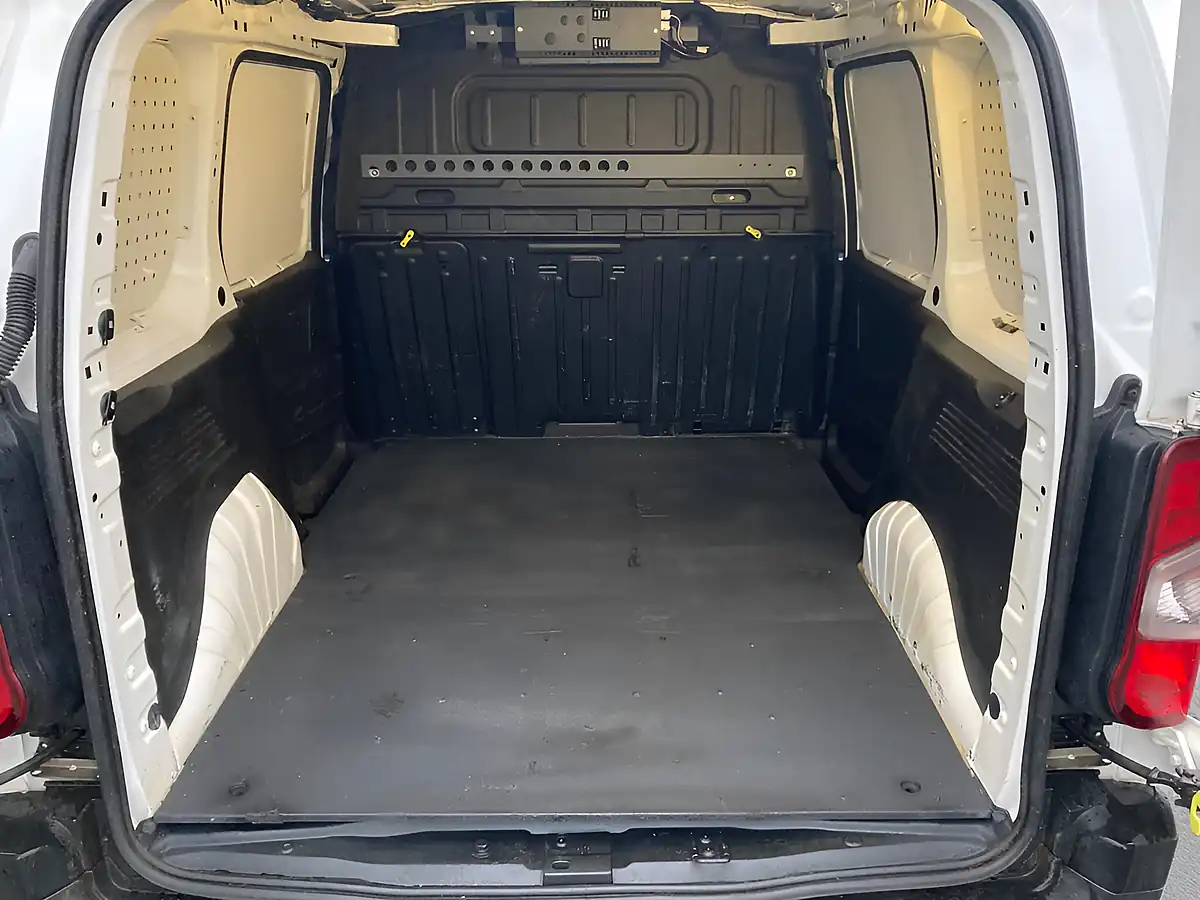 Used 2019 Peugeot Partner Grip Standard Panel Van Swb Blue - Interior and Exterior details 11