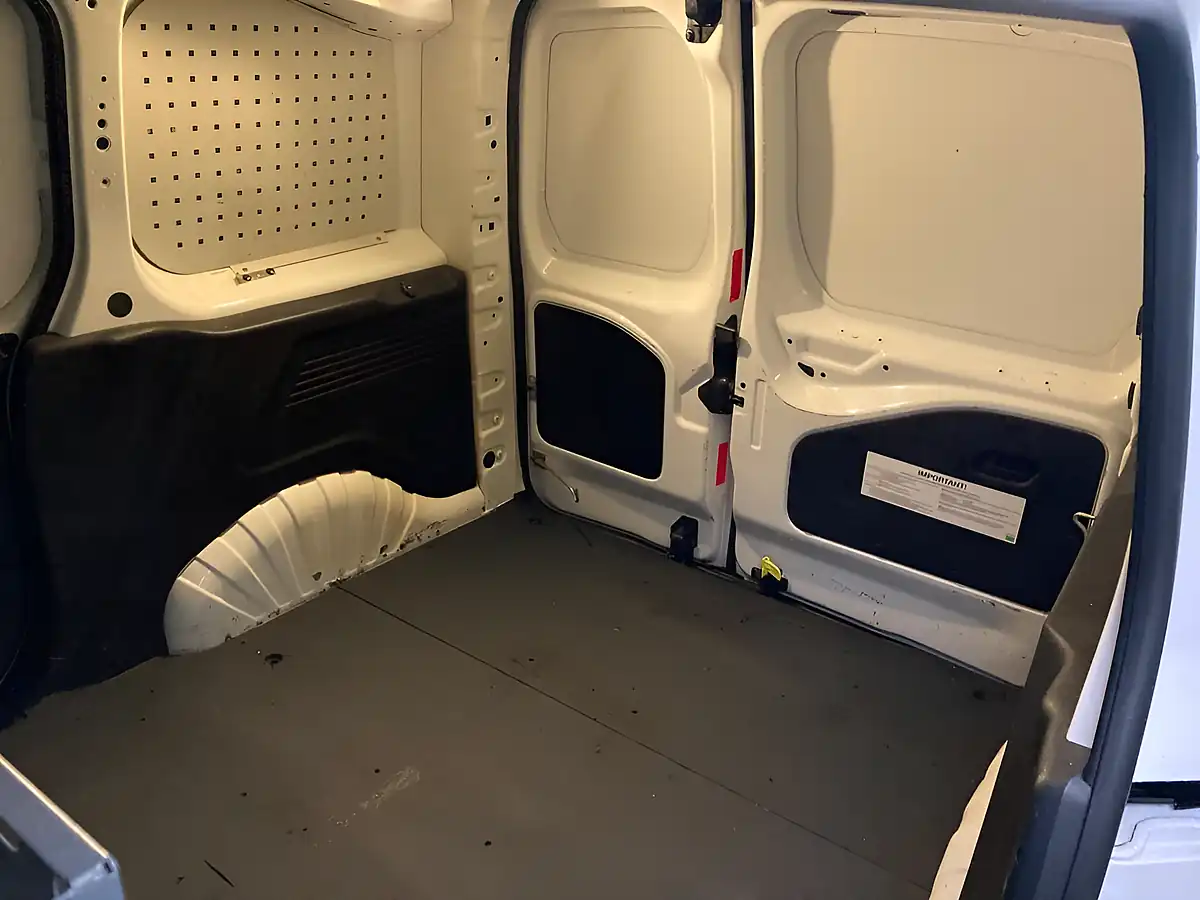 Used 2019 Peugeot Partner Grip Standard Panel Van Swb Blue - Interior and Exterior details 12