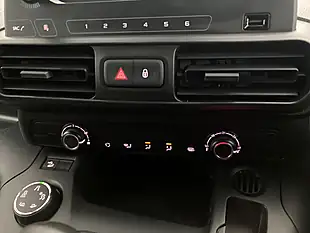 Used 2019 Peugeot Partner Grip Standard Panel Van Swb Blue - Interior and Exterior details 17