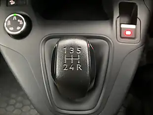 Used 2019 Peugeot Partner Grip Standard Panel Van Swb Blue - Interior and Exterior details 18