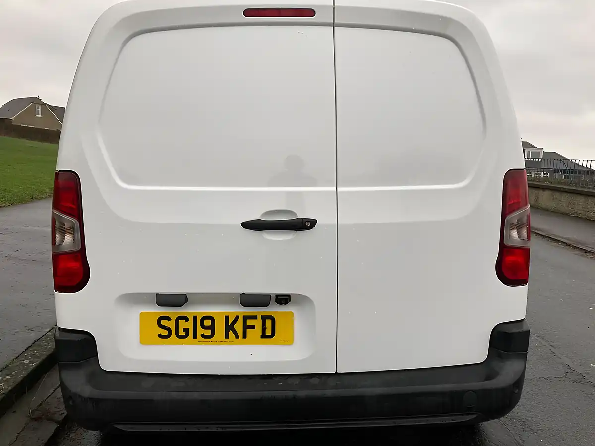 Used 2019 Peugeot Partner Grip Standard Panel Van Swb Blue - Interior and Exterior details 3