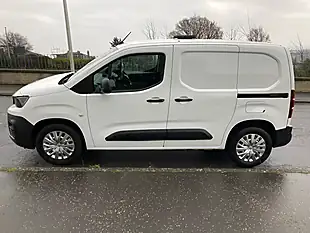 Used 2019 Peugeot Partner Grip Standard Panel Van Swb Blue - Interior and Exterior details 5
