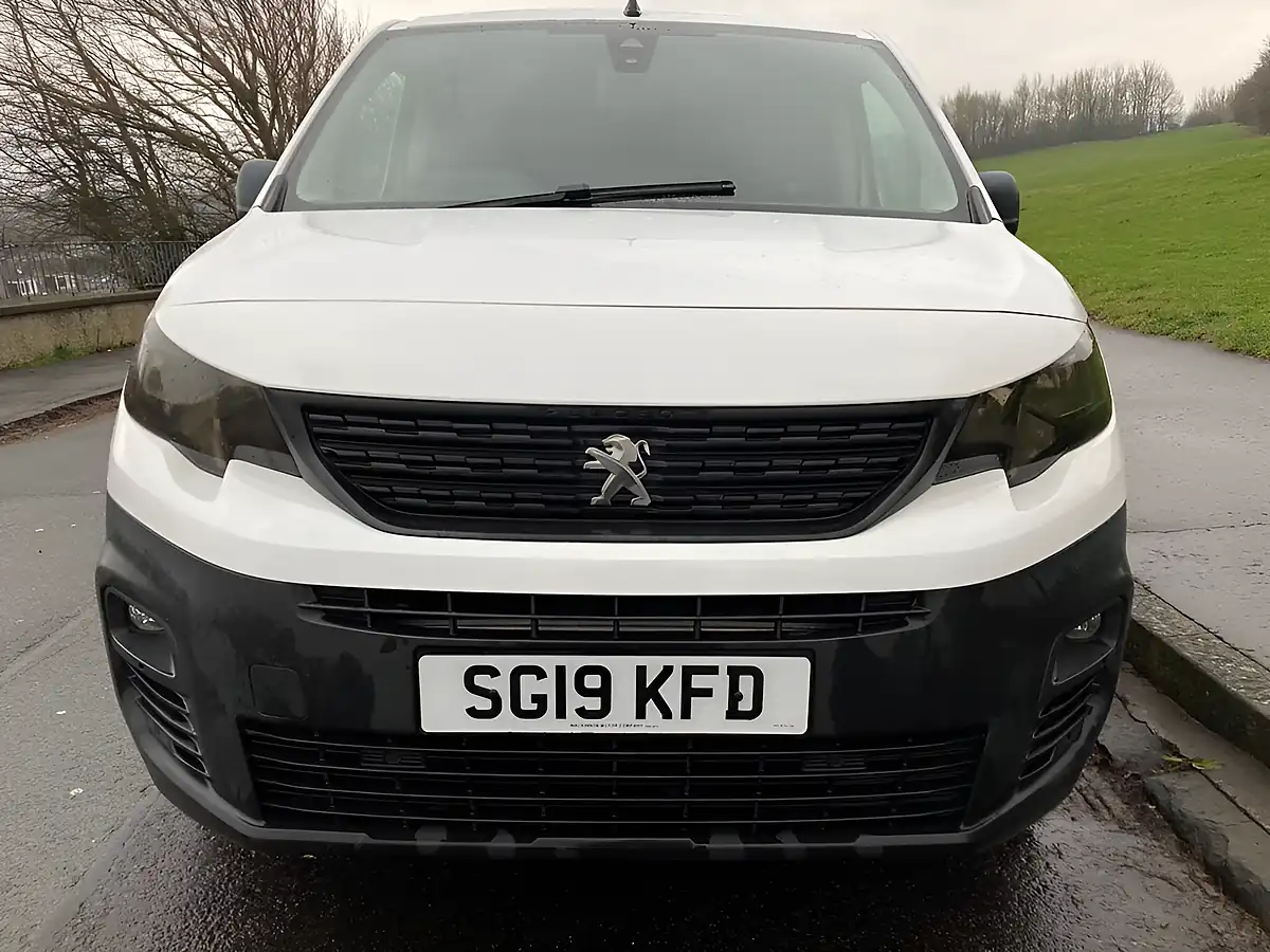 Used 2019 Peugeot Partner Grip Standard Panel Van Swb Blue - Interior and Exterior details 7