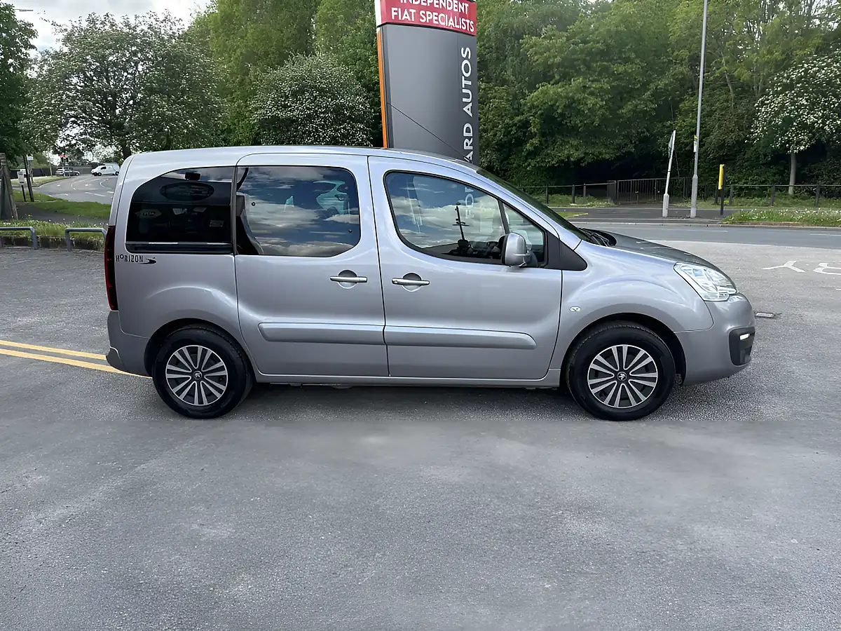 Used 2019 Peugeot Partner Horizon RS Grey - Interior and Exterior details 3