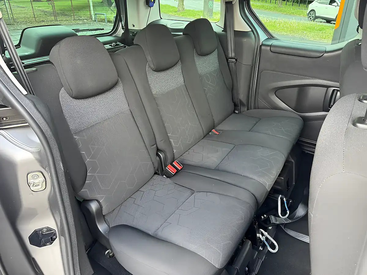 Used 2019 Peugeot Partner Horizon RS Grey - Interior and Exterior details 6
