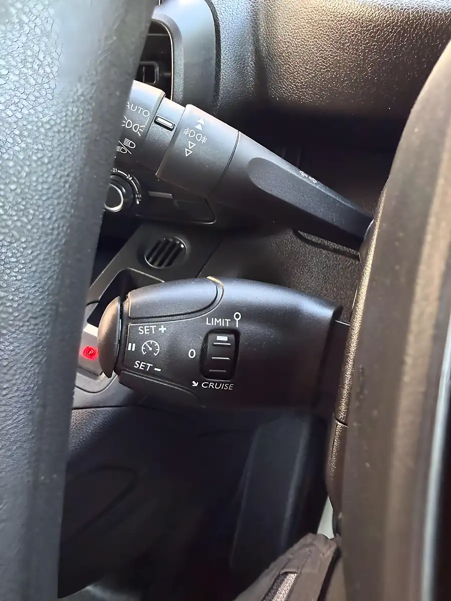 Used 2019 Peugeot Partner Professional L1 Blue White - Interior and Exterior details 14