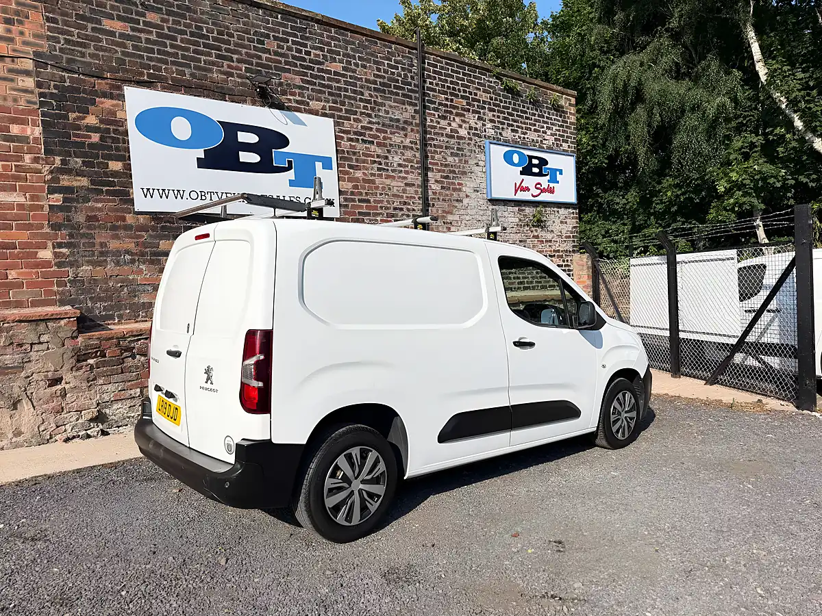 Used 2019 Peugeot Partner Professional L1 Blue White - Interior and Exterior details 3