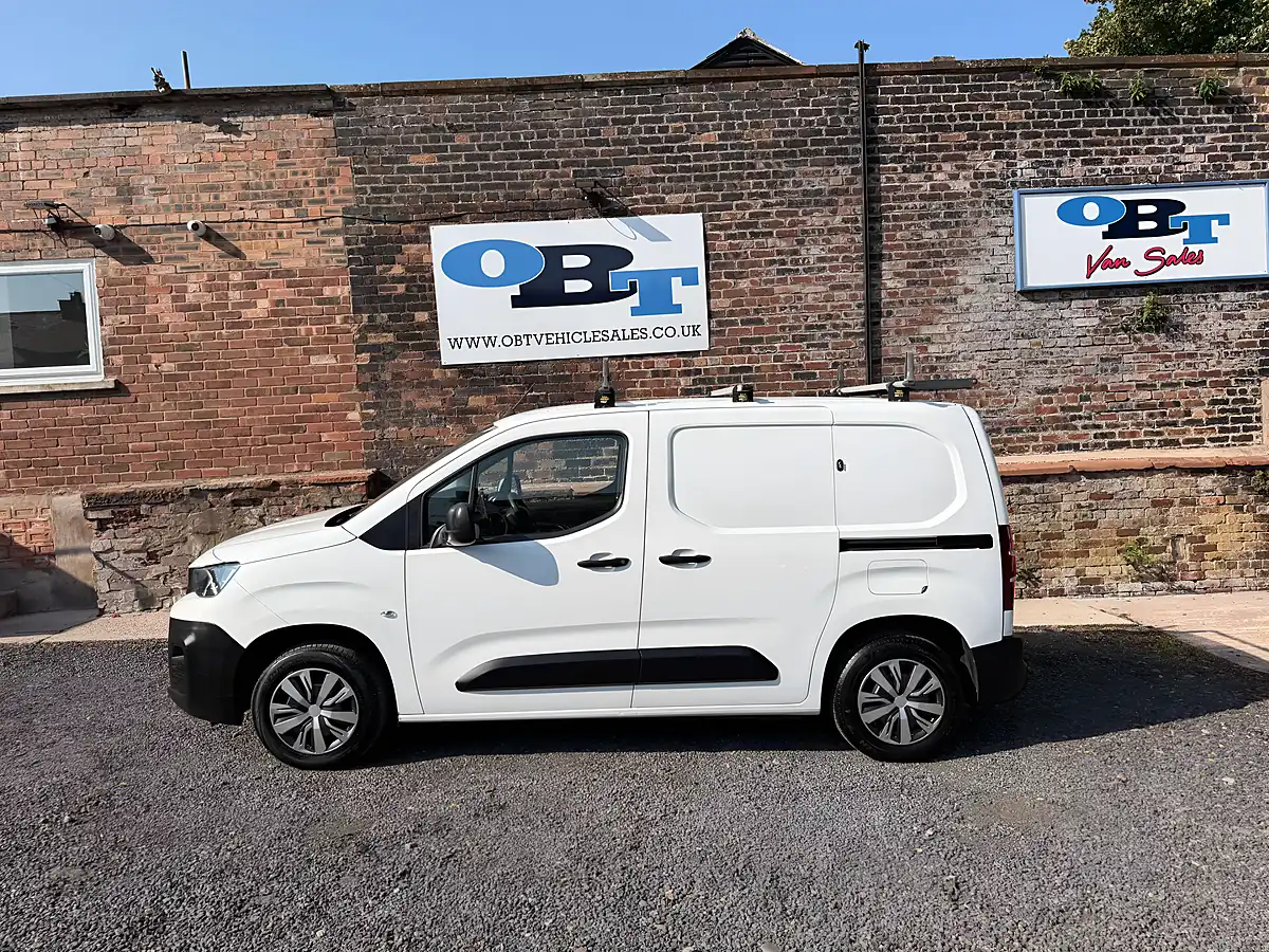 Used 2019 Peugeot Partner Professional L1 Blue White - Interior and Exterior details 5