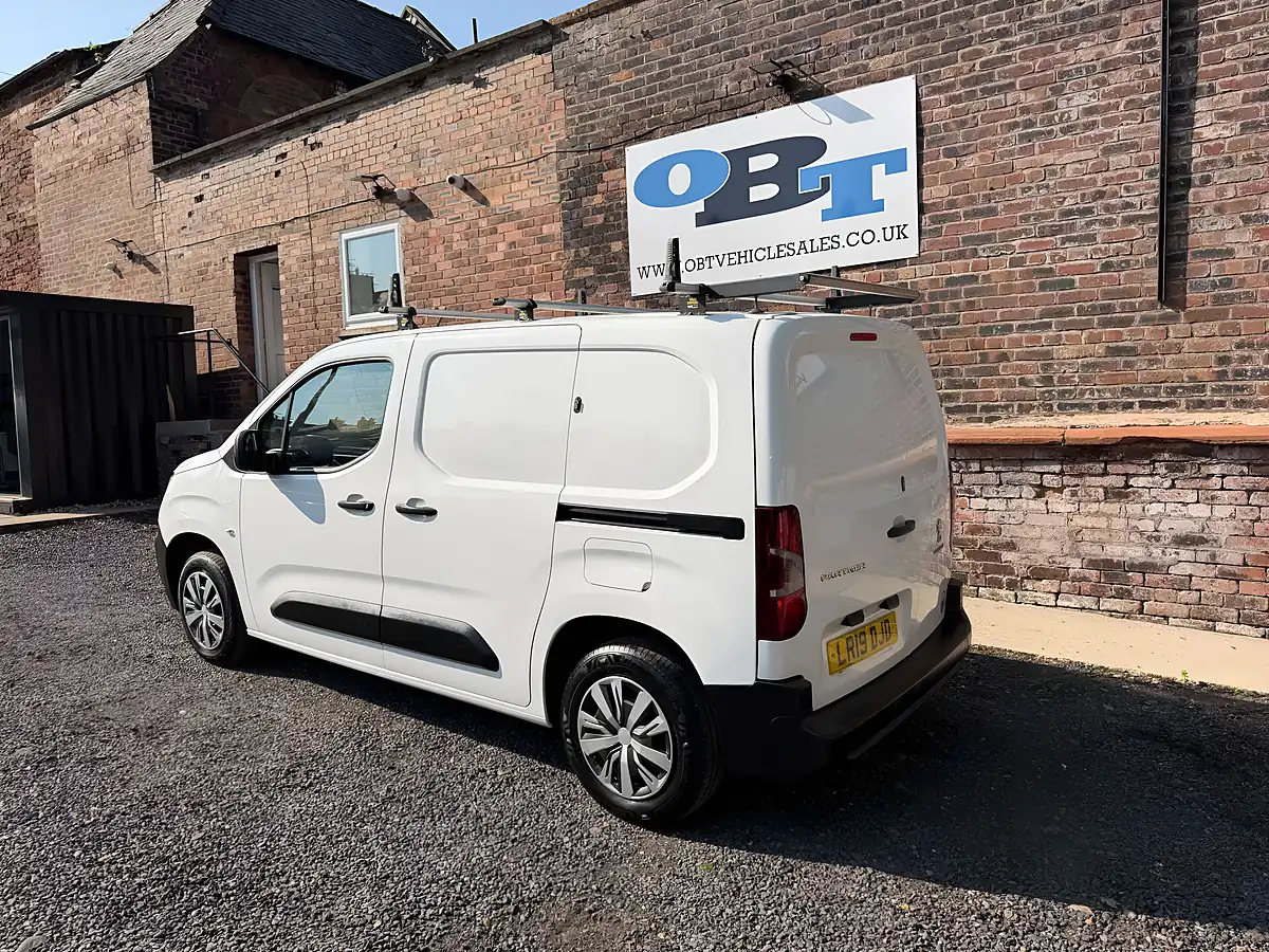 Used 2019 Peugeot Partner Professional L1 Blue White - Interior and Exterior details 6
