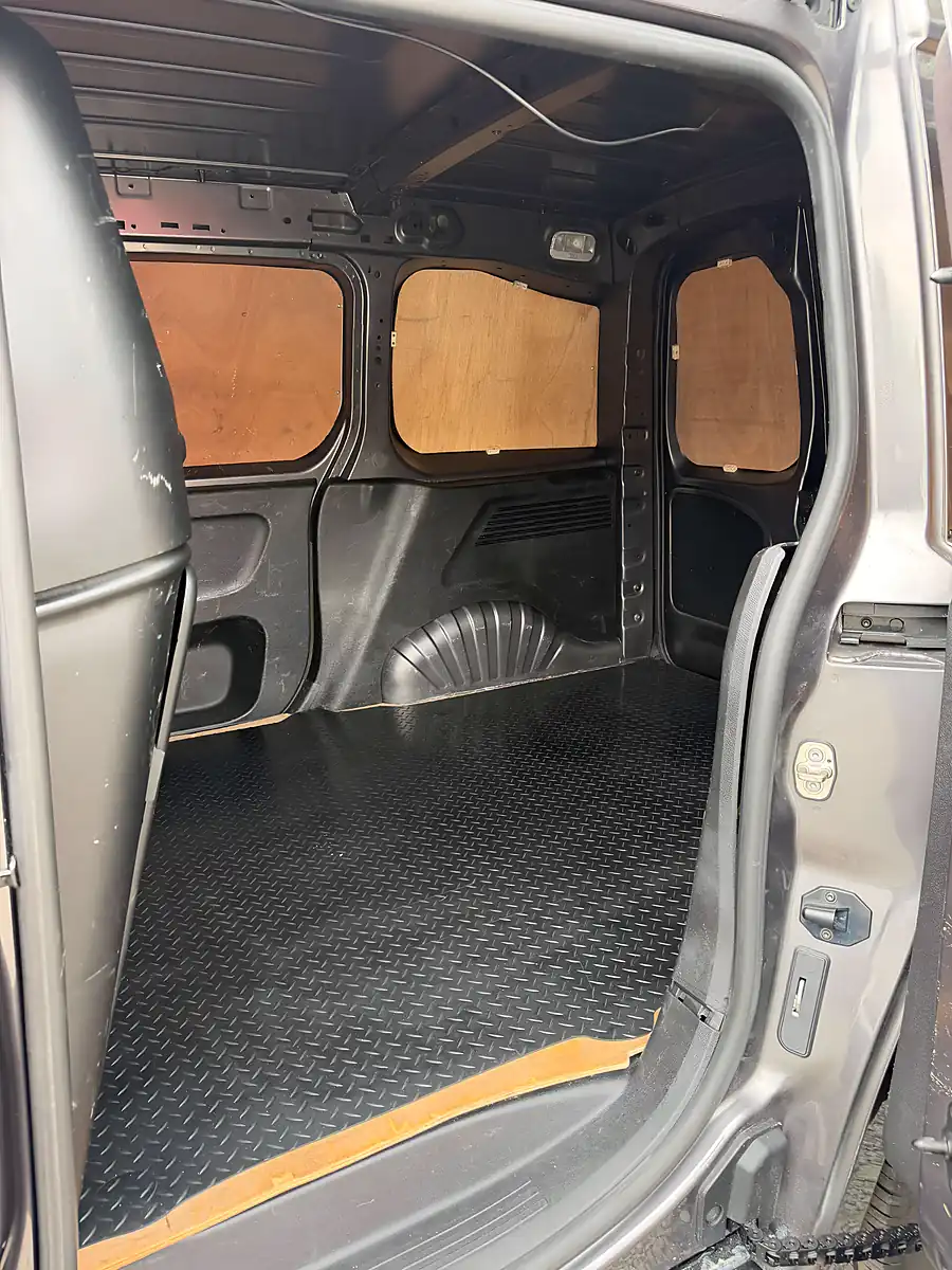 Used 2019 Peugeot Partner Professional L1 Grey - Interior and Exterior details 18