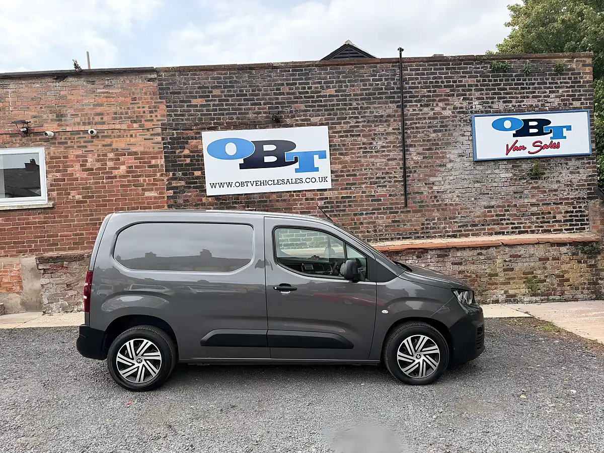 Used 2019 Peugeot Partner Professional L1 Grey - Interior and Exterior details 2