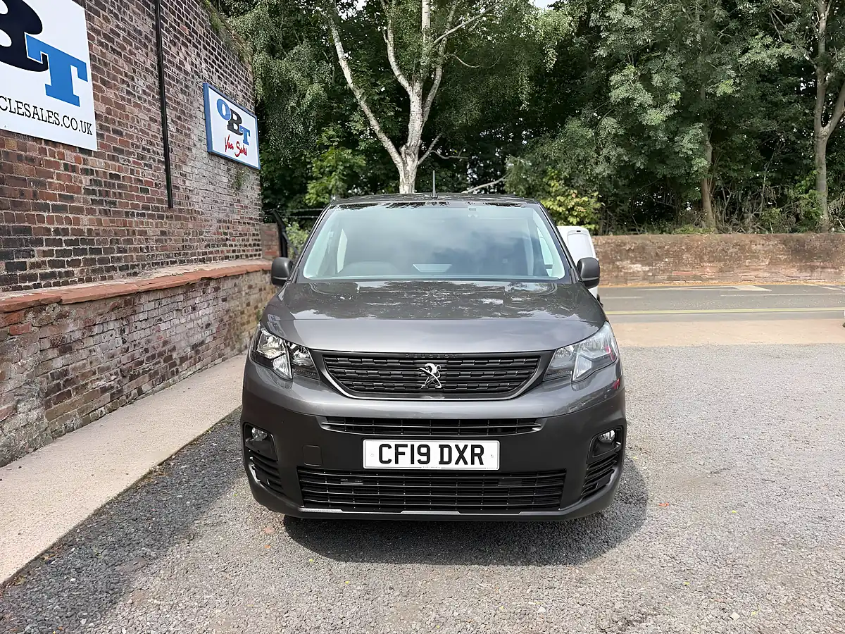 Used 2019 Peugeot Partner Professional L1 Grey - Interior and Exterior details 20