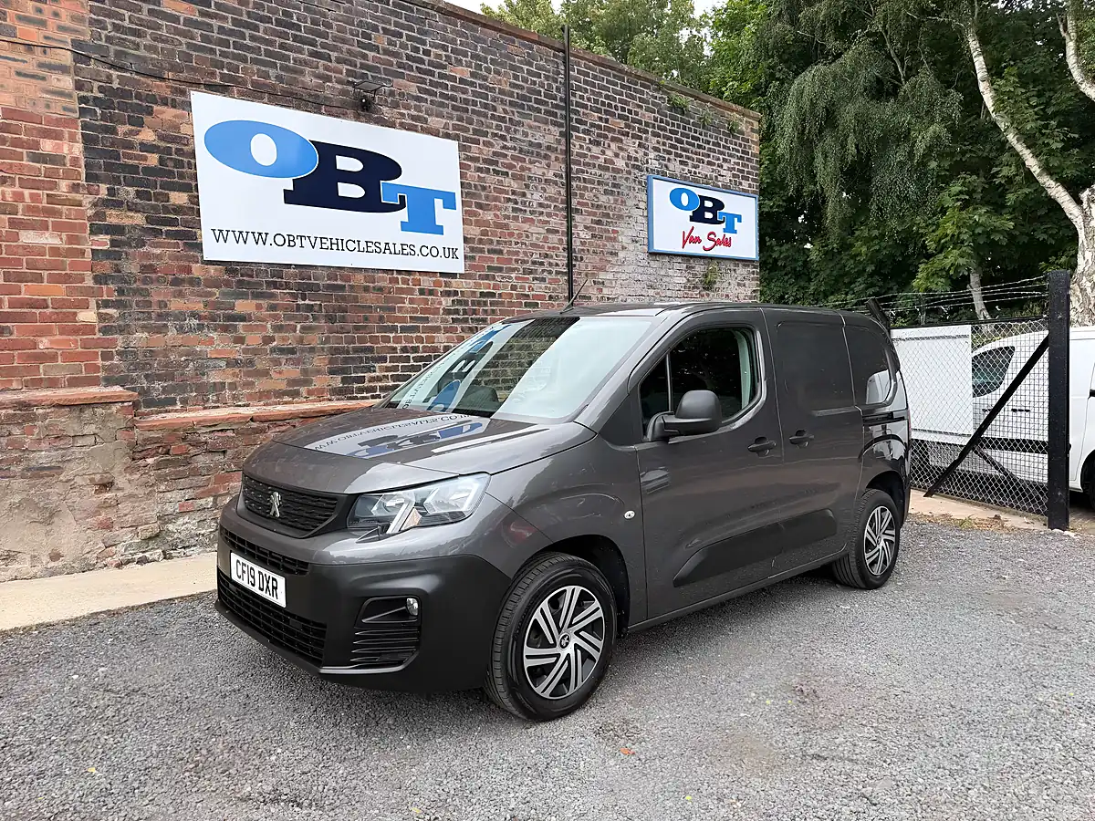 Used 2019 Peugeot Partner Professional L1 Grey - Interior and Exterior details 4