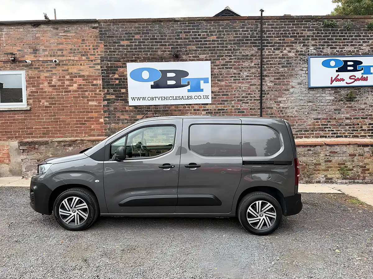 Used 2019 Peugeot Partner Professional L1 Grey - Interior and Exterior details 5