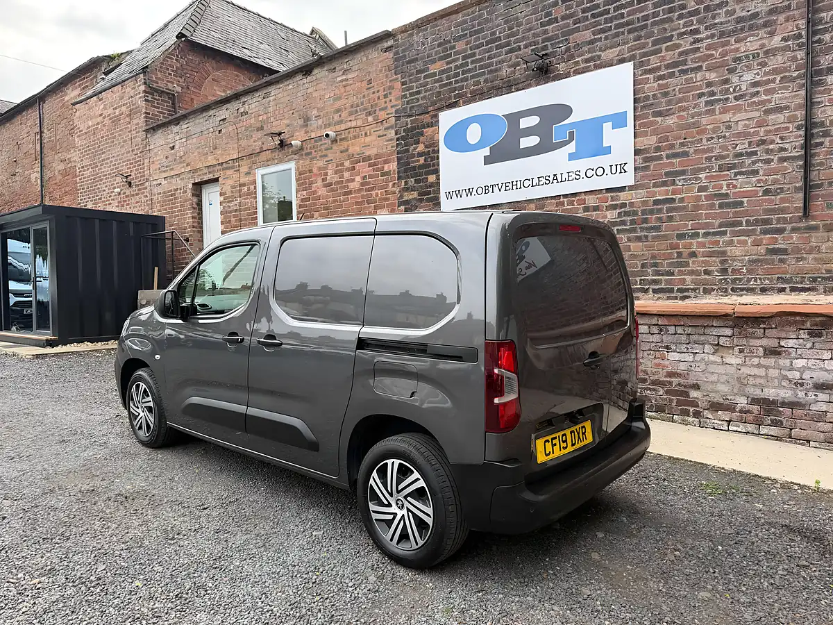 Used 2019 Peugeot Partner Professional L1 Grey - Interior and Exterior details 6