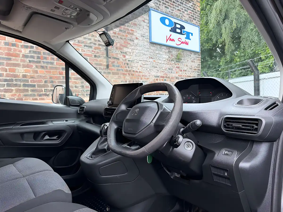 Used 2019 Peugeot Partner Professional L1 Grey - Interior and Exterior details 7