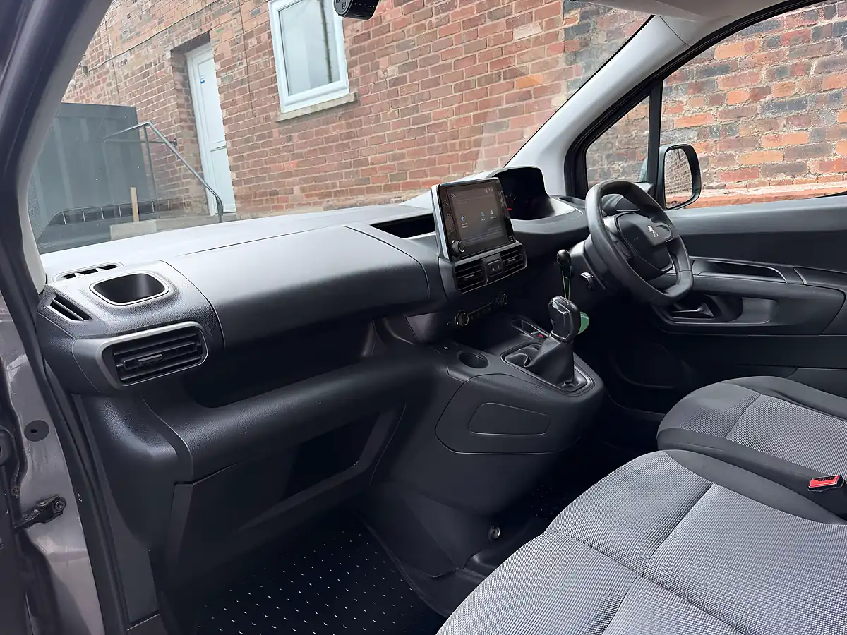 Used 2019 Peugeot Partner Professional L1 Grey - Interior and Exterior details 8