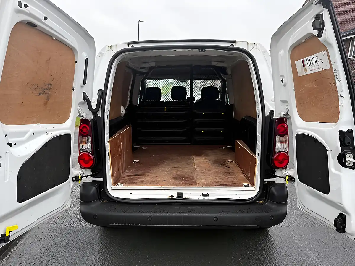 Used 2019 Peugeot Partner Professional L1 White - Interior and Exterior details 11