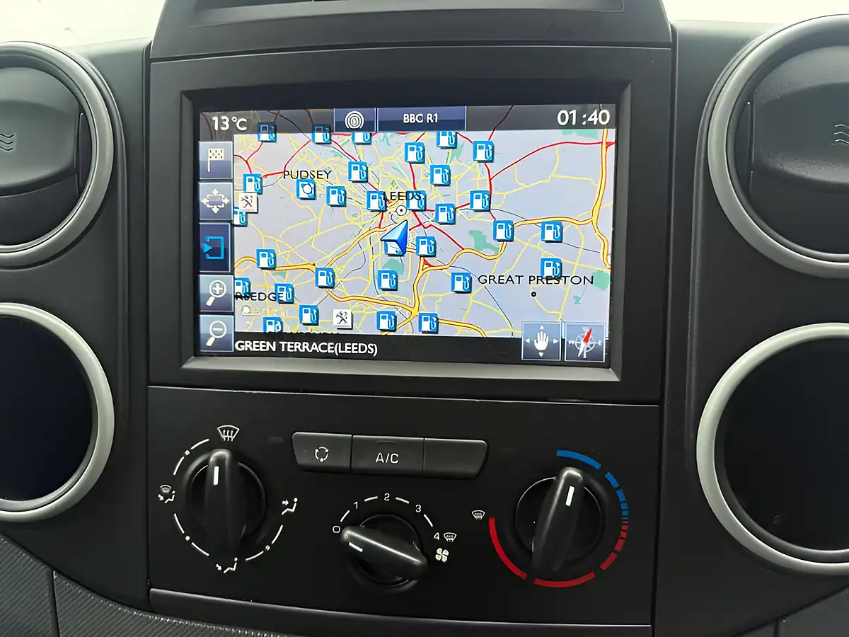 Used 2019 Peugeot Partner Professional L1 White - Interior and Exterior details 16