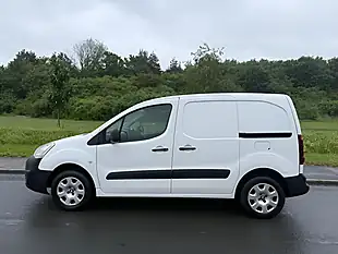 Used 2019 Peugeot Partner Professional L1 White - Interior and Exterior details 4