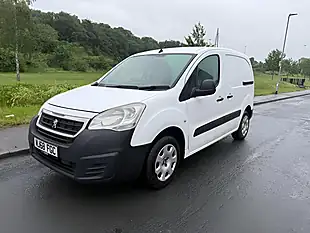 Used 2019 Peugeot Partner Professional L1 White - Interior and Exterior details 5