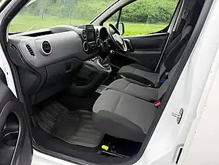 Used 2019 Peugeot Partner Professional L1 White - Interior and Exterior details 7